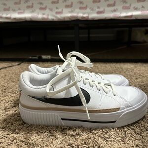 nike court legacy platform. size 9.5